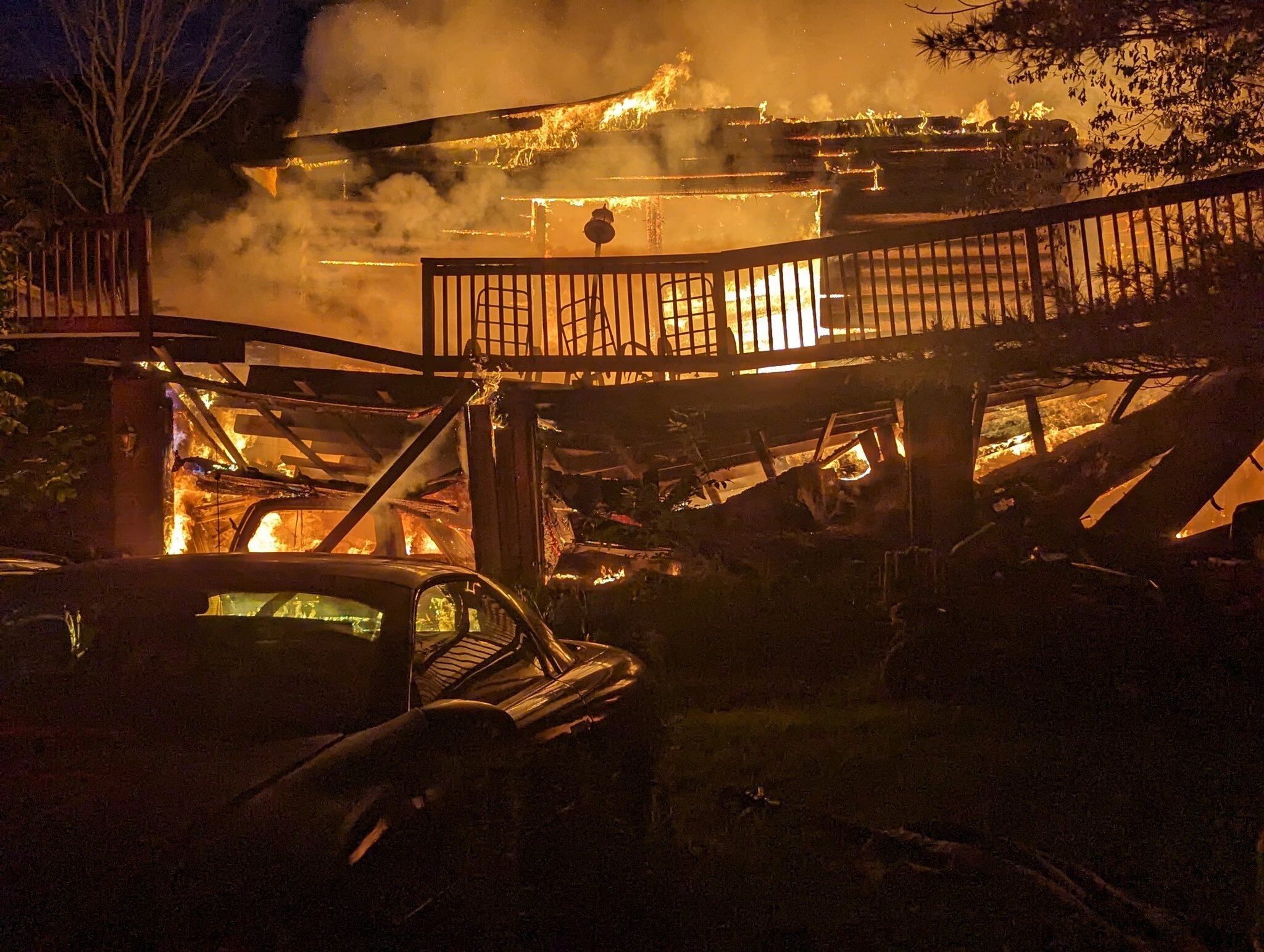 Crews respond to early morning 2nd alarm house fire - Vimarsana News